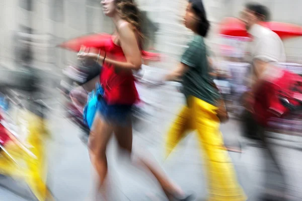 Visita las tiendas de la ciudad — Foto de Stock