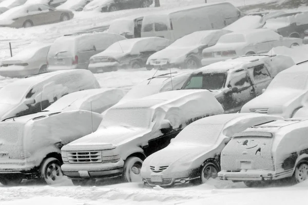 Veicoli coperti di neve — Foto Stock