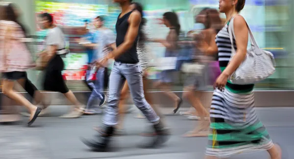 Visita las tiendas de la ciudad —  Fotos de Stock