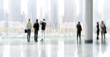 bir grup insan lobi İş Merkezi