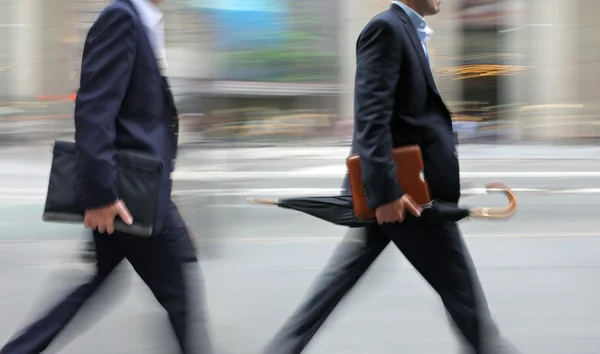 Gruppo di uomini d'affari per strada — Foto Stock