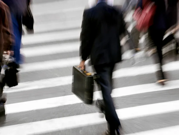 Gruppe von Geschäftsleuten auf der Straße — Stockfoto