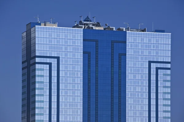 Многоэтажные офисные здания в большом городе — стоковое фото