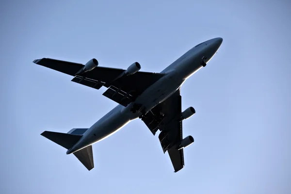 Sugárhajtású utasszállító repülőgép közelről — Stock Fotó