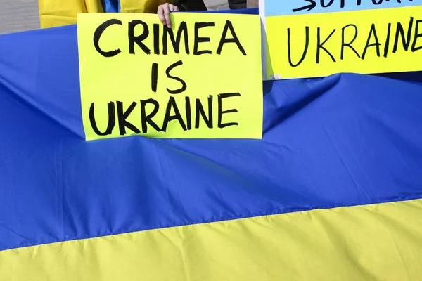 Нью-Йорк, США - 27 марта 2014 года: Акция протеста перед зданием ООН — стоковое фото