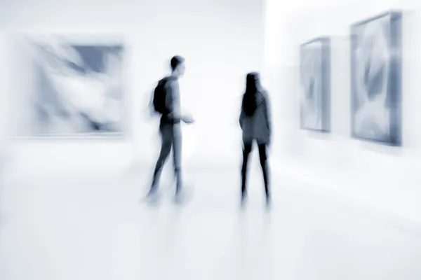 People in the art gallery center — Stock Photo, Image