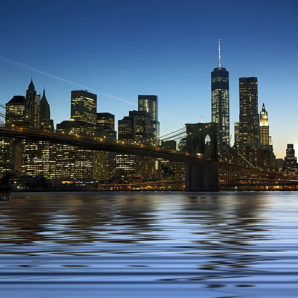 Vedere panoramică New York Manhattan centrul orașului orizont pe timp de noapte — Fotografie, imagine de stoc