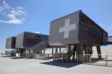 deniz kıyısındaki Beach barınaklar