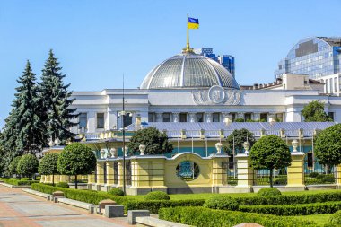 Kiev 'deki Ukrayna Parlamentosu Verhovna Rada' nın panoramik manzaralı binası