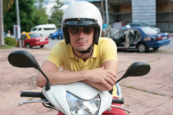 Motociclista scooter — Fotografia de Stock