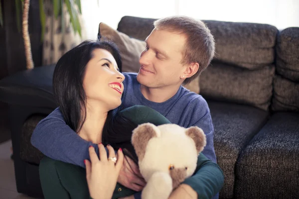 Koppel op Valentijnsdag — Stockfoto