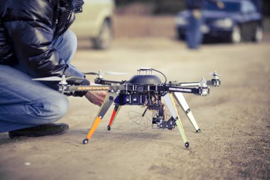 quadrocopter uçak kalkış için hazır