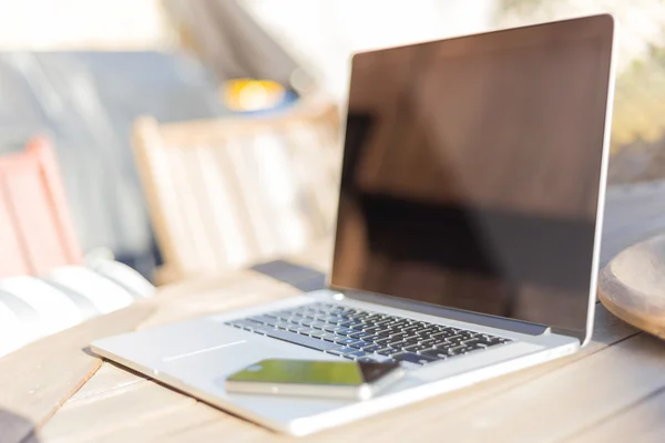 Modern bilgisayar ve akıllı telefon