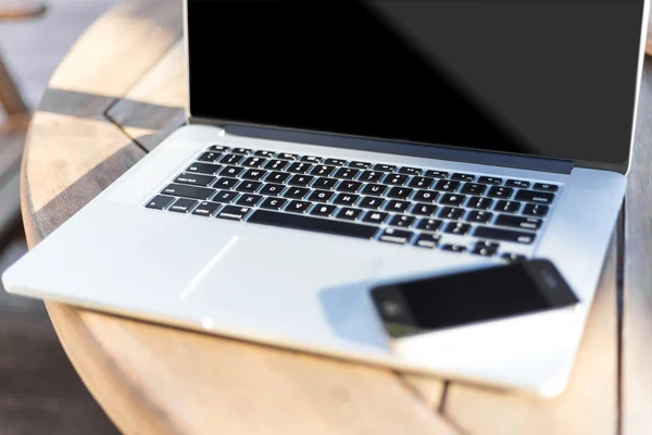 Modern bilgisayar ve akıllı telefon
