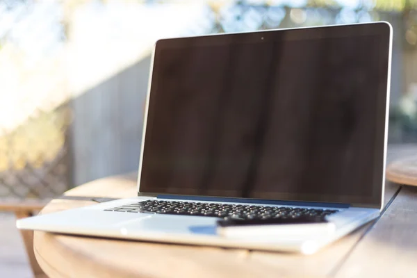 Modern bilgisayar ve akıllı telefon