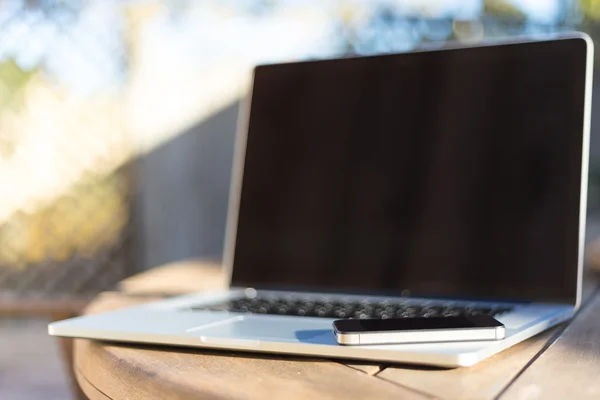 Modern bilgisayar ve akıllı telefon