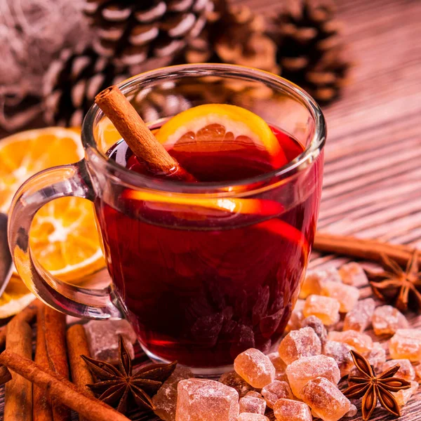 Gluhwein Dulce Caliente Caliente Ensalada Tinto Vino Ponche Taza Taza — Foto de Stock