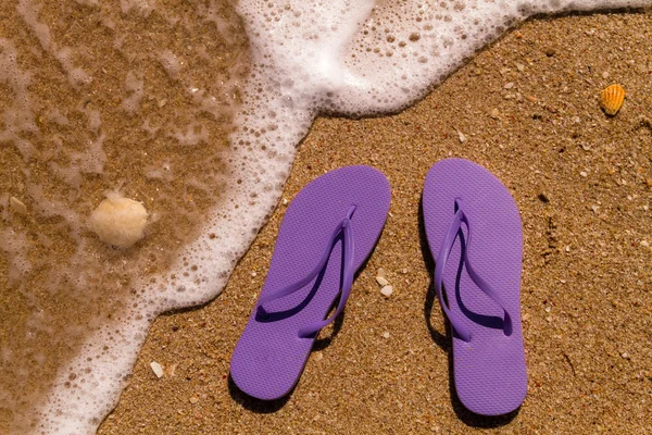 Flip Flops in the water — Stock Photo, Image