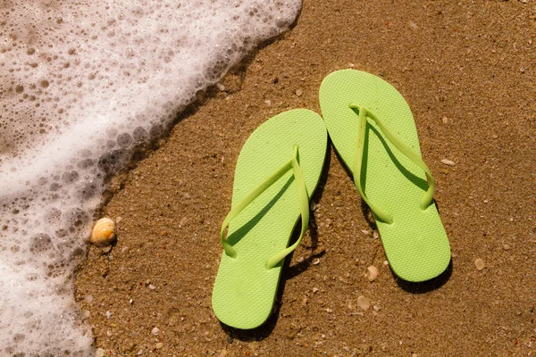 Flip Flops in the water — Stock Photo, Image