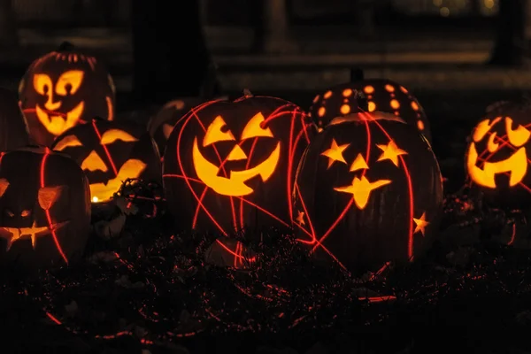 Işıklı halloween kabaklar — Stok fotoğraf