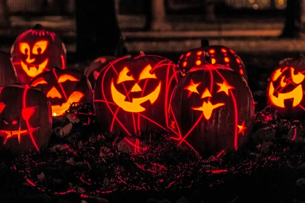 Işıklı halloween kabaklar — Stok fotoğraf