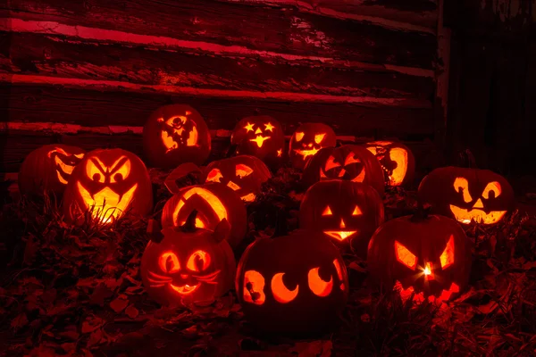 Işıklı halloween kabaklar — Stok fotoğraf