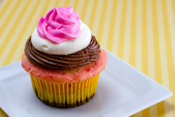 Neapolitan cupcakes — Stok fotoğraf