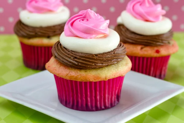 Neapolitan cupcakes — Stok fotoğraf