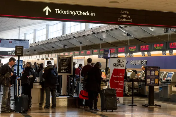 Internationale luchthaven van Denver — Stockfoto