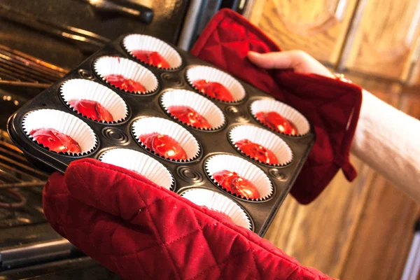 Hornear cupcakes — Foto de Stock