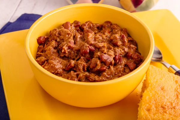 Elanden chili en maïsbrood — Stockfoto