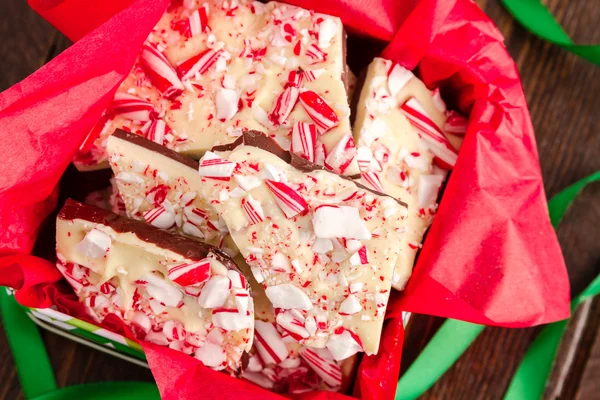 Corteccia tradizionale di menta piperita di cioccolato di festa — Foto Stock