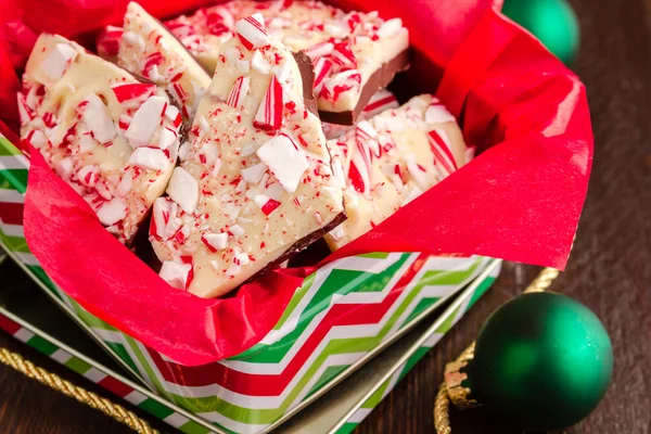 Traditional Holiday Chocolate Peppermint Bark — Stock Photo, Image