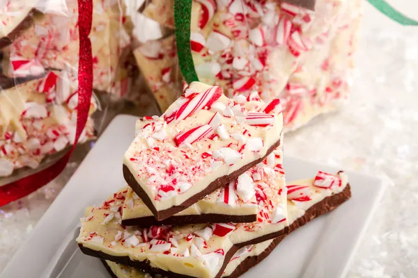 Traditional Holiday Chocolate Peppermint Bark — Stock Photo, Image