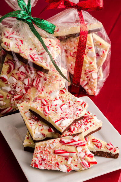 Традиционная праздничная кора мяты и шоколада
