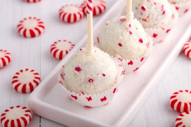 Brownie naneli kek çıkar