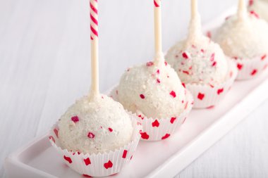 Brownie naneli kek çıkar