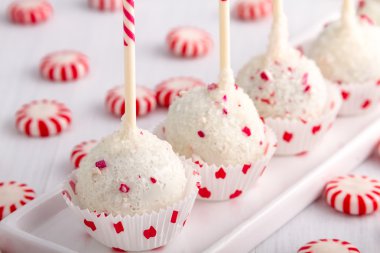 Brownie naneli kek çıkar