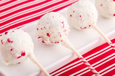 Brownie naneli kek çıkar