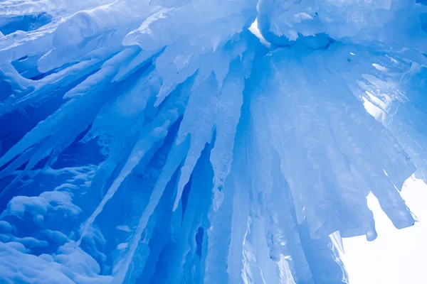 Sople lodu zamków i formacje lodu — Zdjęcie stockowe