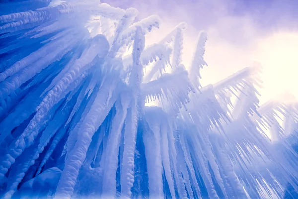 氷の城のつららと氷の形成 — ストック写真