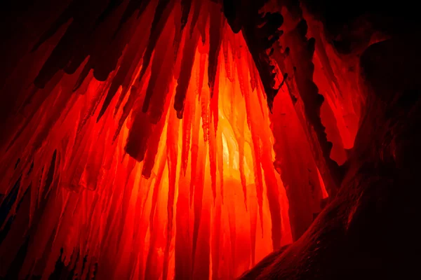 氷の城のつららと氷の形成 — ストック写真