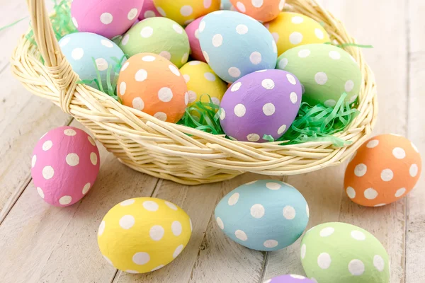 Huevos y cestas de Pascua —  Fotos de Stock