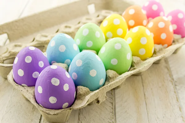 Huevos y cestas de Pascua — Foto de Stock