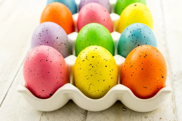 Пасхальные яйца и корзины — стоковое фото