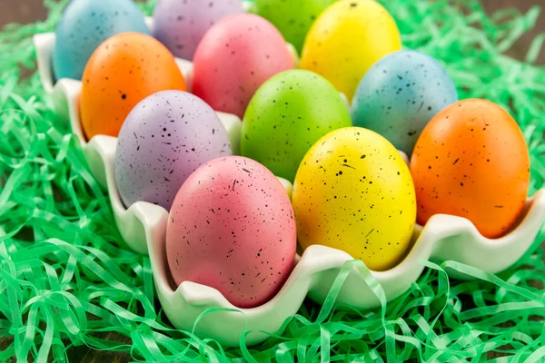 Ostereier und Körbe — Stockfoto