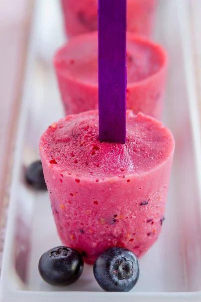 Blueberry and Raspberry Homemade Popsicles — Stock Photo, Image