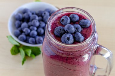yaban mersini ve blackberry smoothie Shake