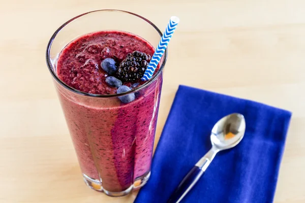 Yaban mersini ve blackberry smoothie Shake — Stok fotoğraf