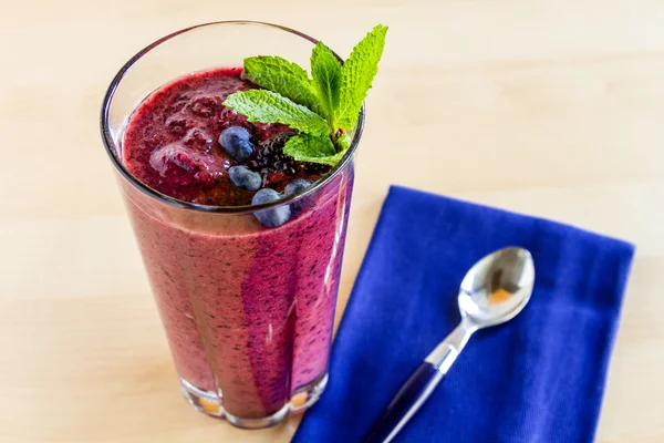 Yaban mersini ve blackberry smoothie Shake — Stok fotoğraf